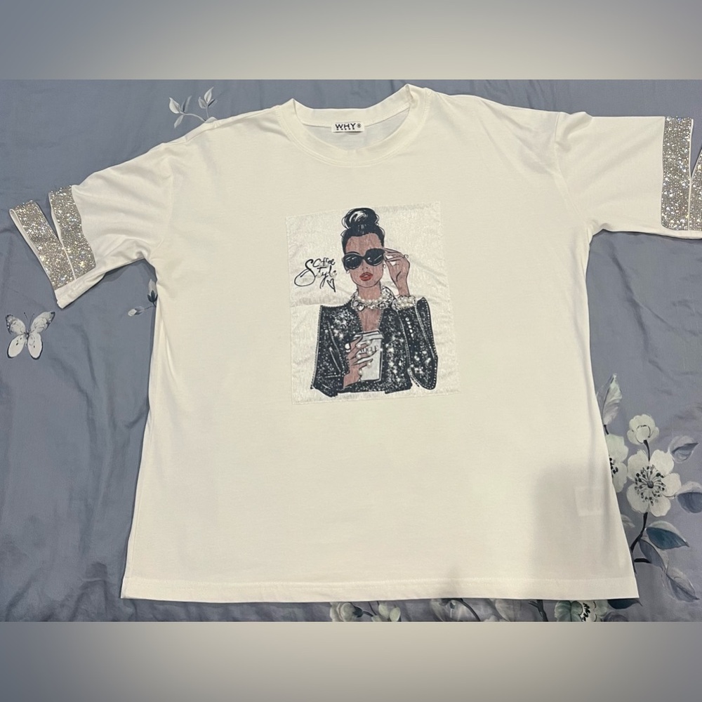 Gorgeous short sleeve graphic tee